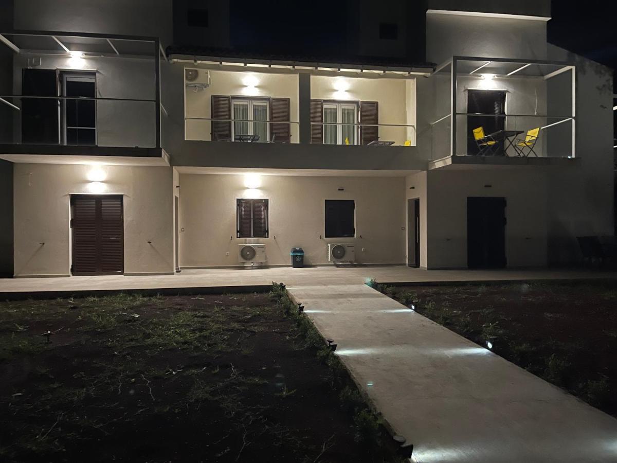 Villa Rodelia Рода Екстериор снимка