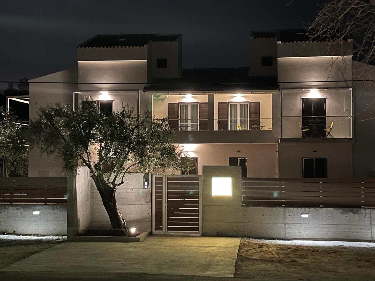 Villa Rodelia Рода Екстериор снимка