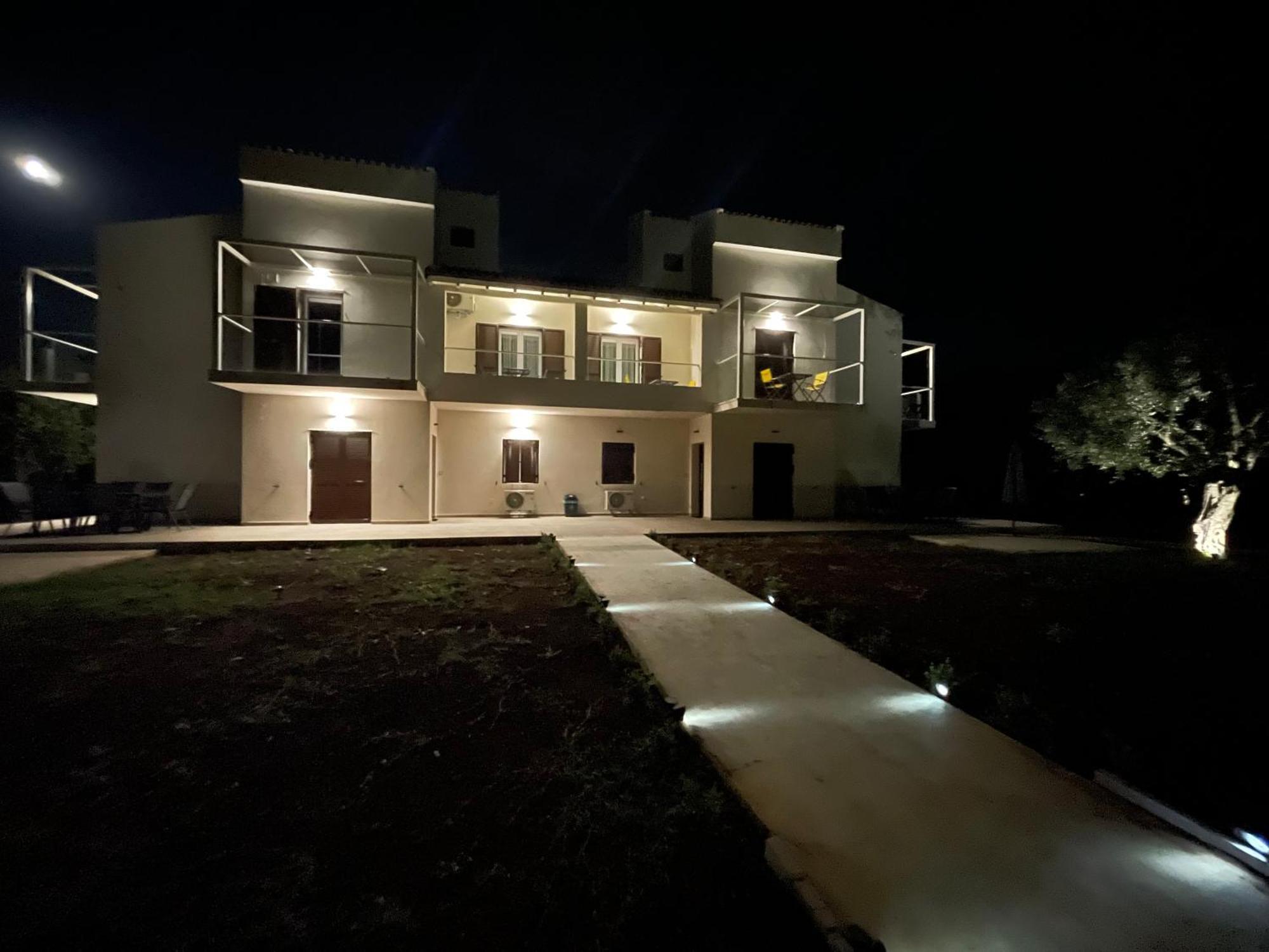 Villa Rodelia Рода Екстериор снимка